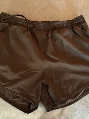 Under Armour Black women’s Athletic HeatGear Shorts